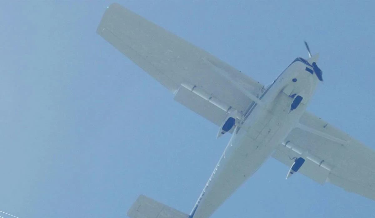 Aircraft viewed in flight from below