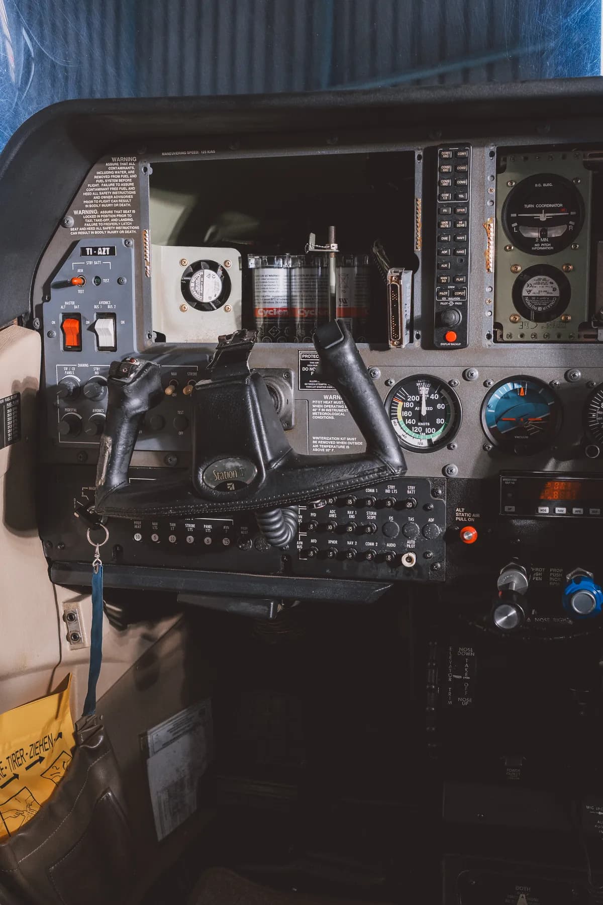 Avionics Lab at Aerocorp — photograph 12