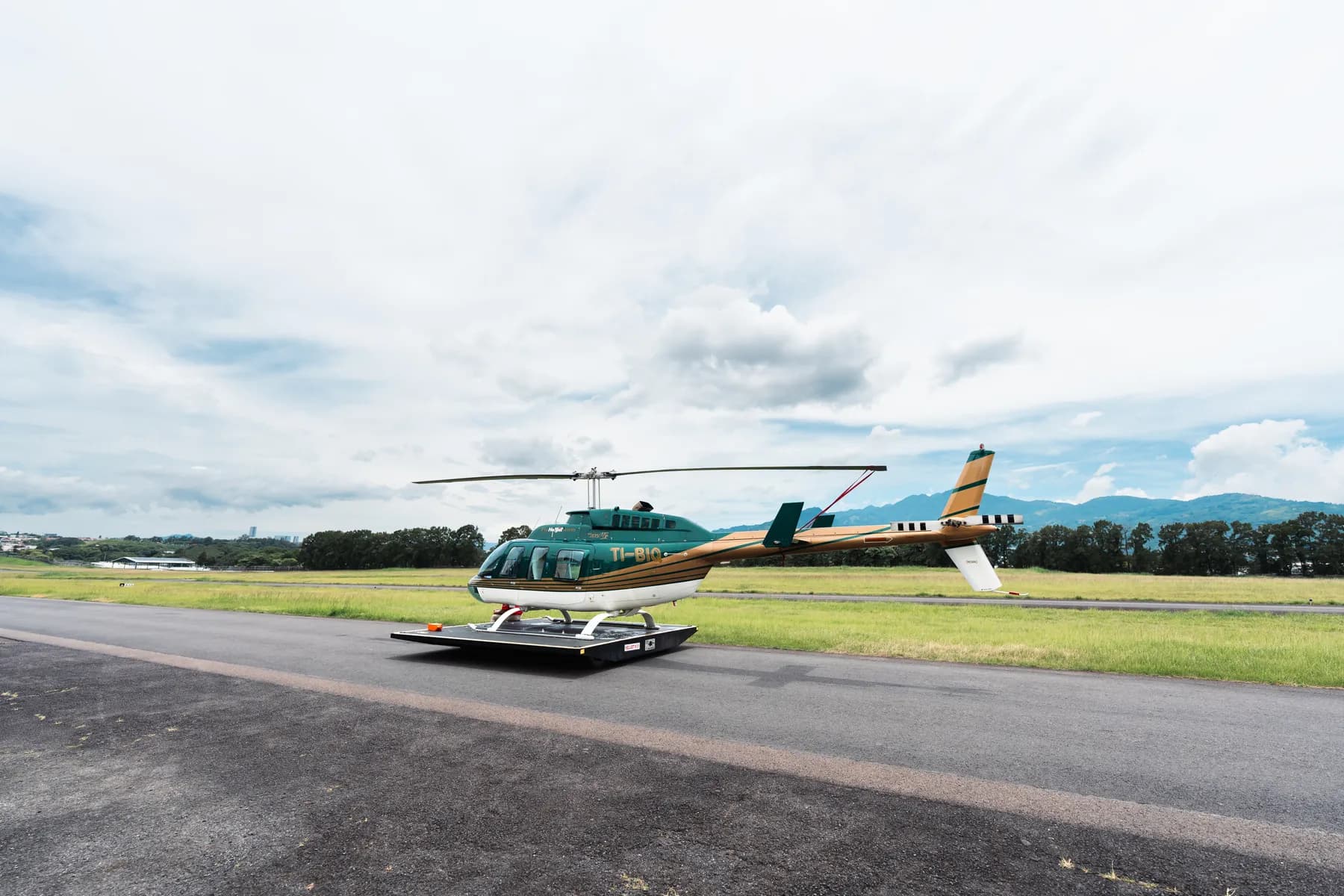 Rotary Wing at Aerocorp — photograph 24